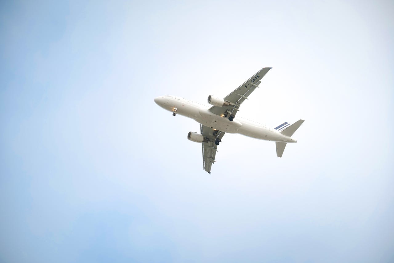 commercial flight departing airport Florida
